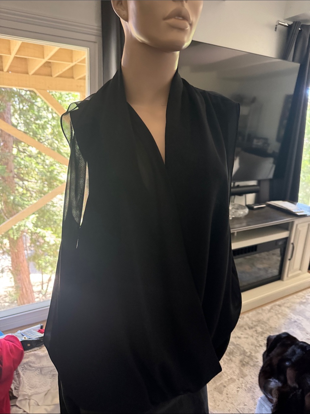 Elegant Black Sleeveless Draped Blouse p14